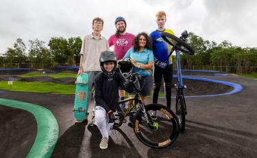 Image: Mayor with 2 x bmx riders, skateboarder and rollerblader at the Zuccoli Pump Track