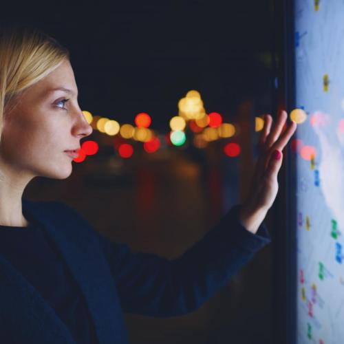 Smart digital signage